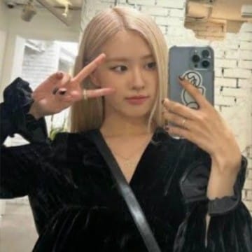 Blackpink_Rosé_fannn