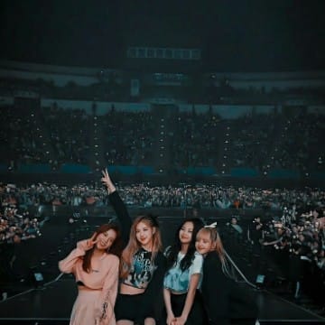   lisa rose jisoo jennie